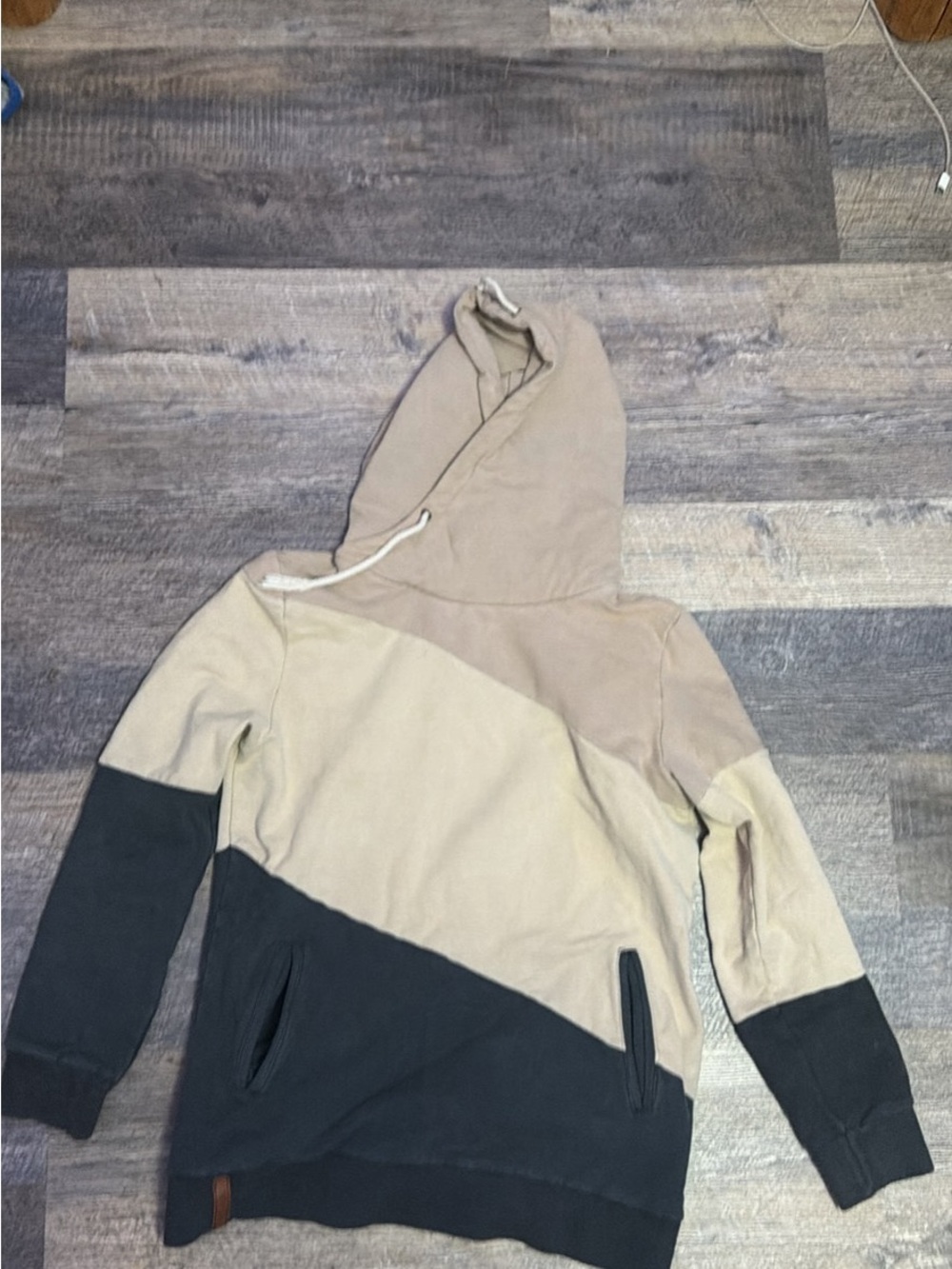 AMPERSAND AVE Diagonal Colorblock Hooded Sweater in Beige, Cream & Black